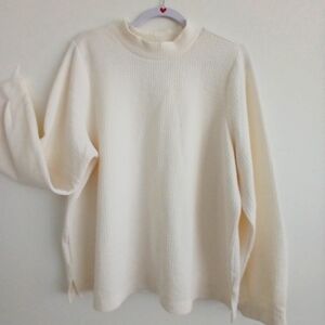 Reitmans Polar Cream Rib textured Mock collar sweater top/ pleated cuffs Sz XXL
